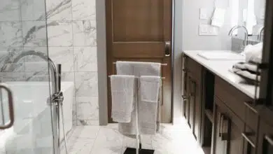 Łazienka to nie tylko armatura – zobacz najmodniejsze szafki do łazienki! 5