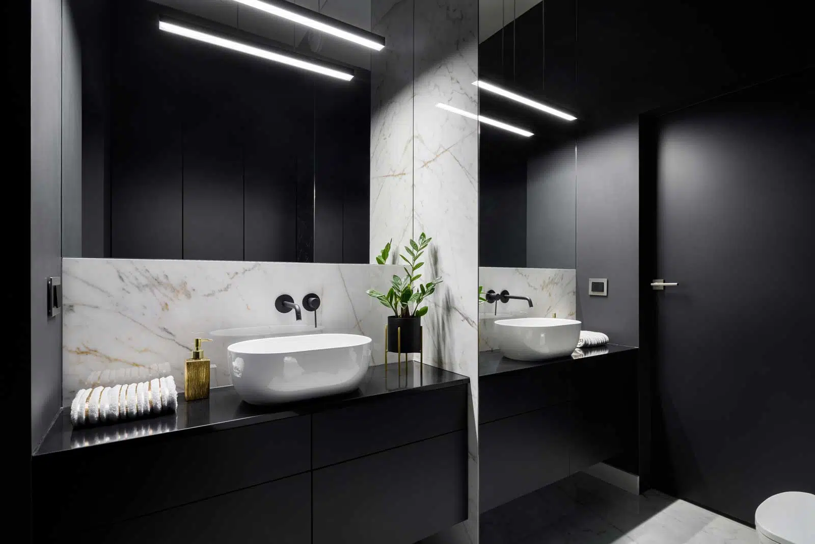 Jak urządzić łazienkę w stylu black & white? 1