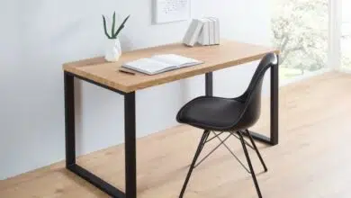 Biurko drewniane nowoczesne czy klasyczne? Znajdź model idealny dla siebie! 3