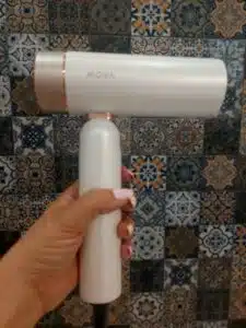 Jak stałam się fryzjerką we własnym domu? Recenzja suszarki MOVA Flip 10 7 Jak stałam się fryzjerką we własnym domu? Recenzja suszarki MOVA Flip 10 5