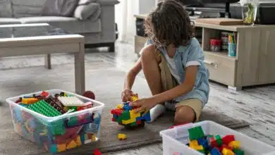 Rotacja zabawek w domu: jak przygotować pudełka i prosty plan wymiany